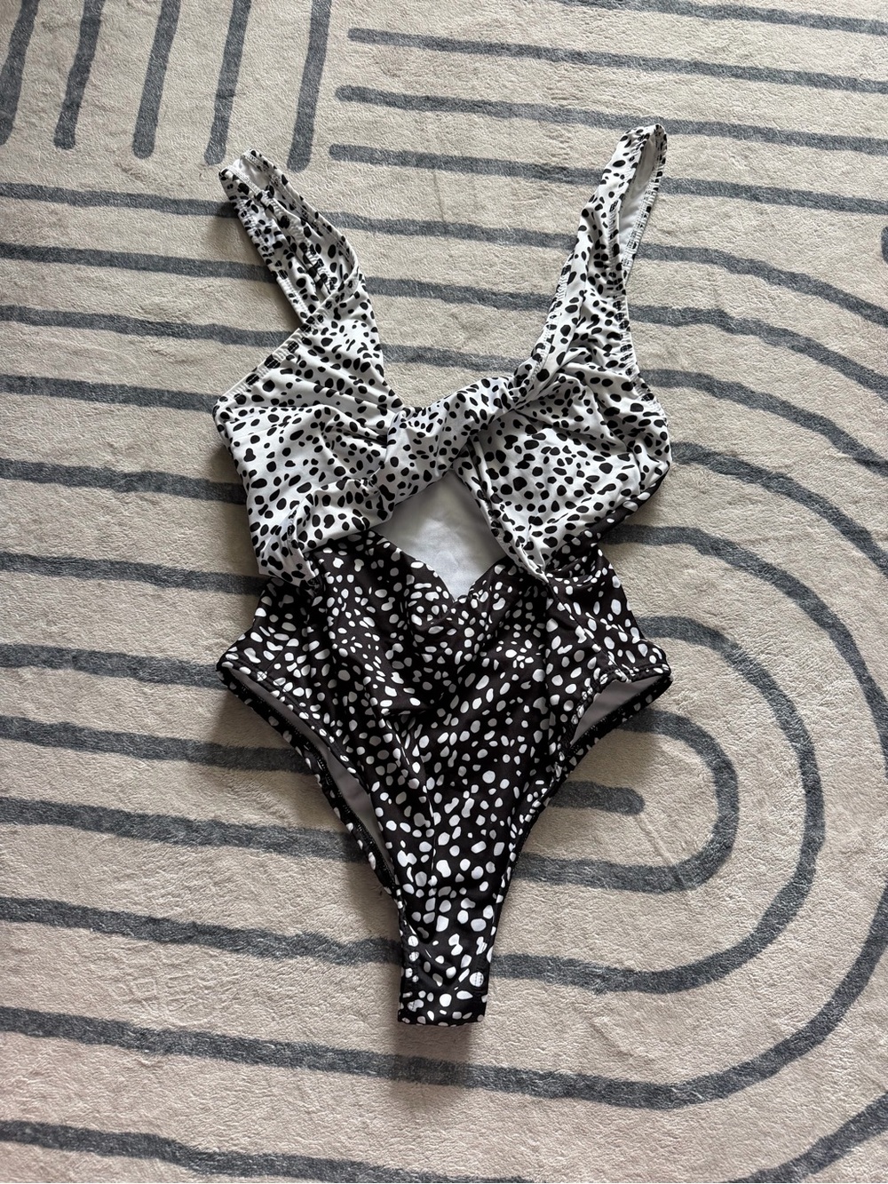 Black & White Print One-Piece Swimsuit